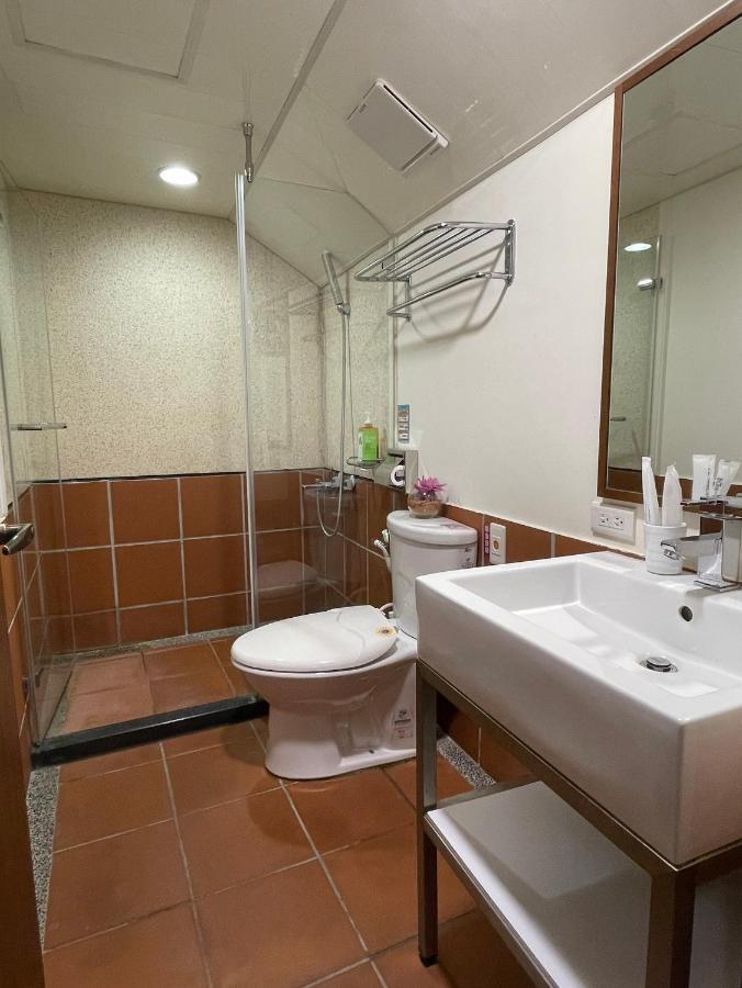 左營蓮潭郭家百年古厝 Hotel Kaohsiung Buitenkant foto