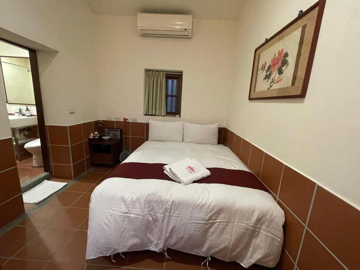 左營蓮潭郭家百年古厝 Hotel Kaohsiung Buitenkant foto