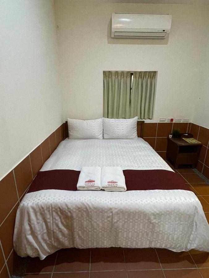 左營蓮潭郭家百年古厝 Hotel Kaohsiung Buitenkant foto