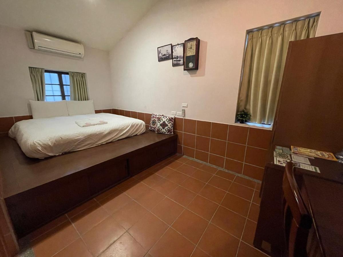 左營蓮潭郭家百年古厝 Hotel Kaohsiung Buitenkant foto