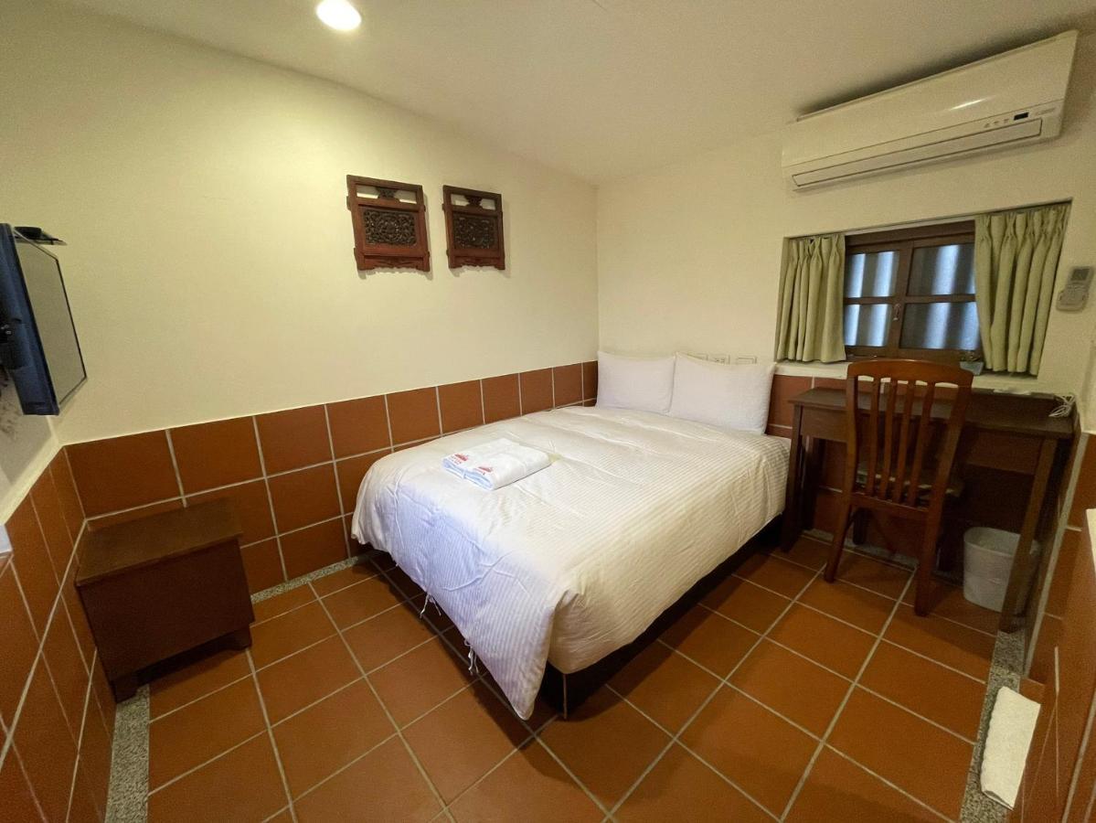 左營蓮潭郭家百年古厝 Hotel Kaohsiung Buitenkant foto