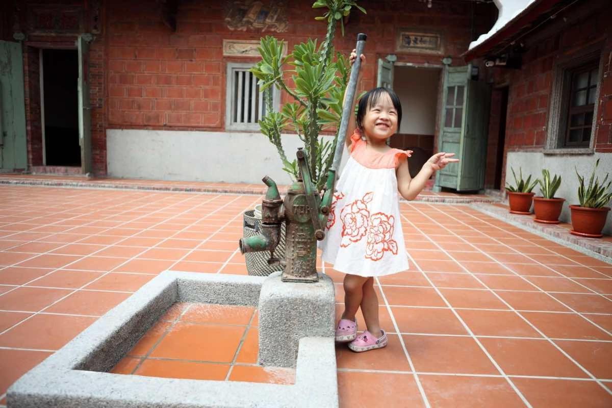 左營蓮潭郭家百年古厝 Hotel Kaohsiung Buitenkant foto